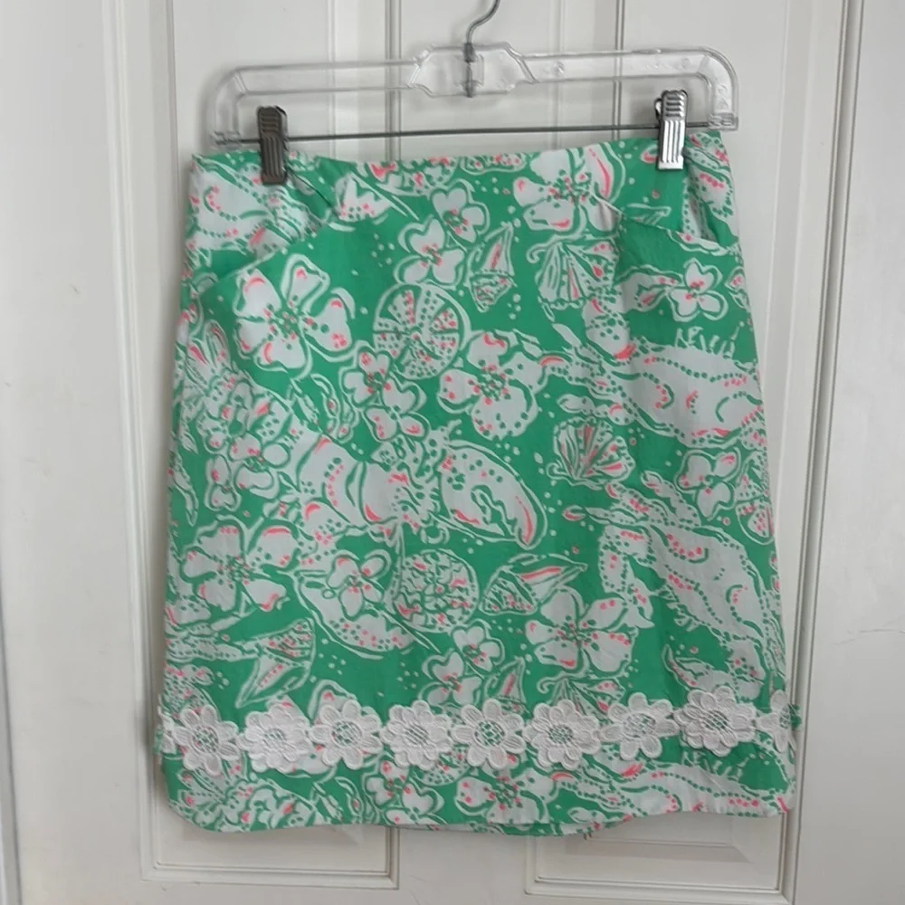 Lilly Pulitzer NWT Green with white Crockett flowers